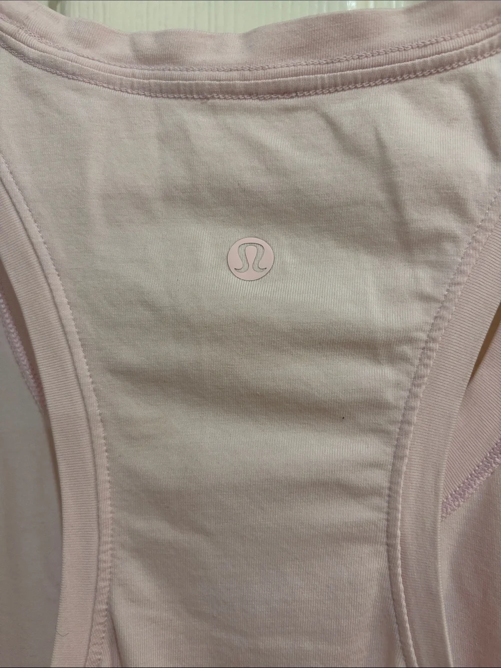 261. Lululemon Love Tank II Petals Pink 8 flaw